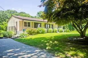 37 Cooper Rd, Northbridge, MA 01534 - Photo 4
