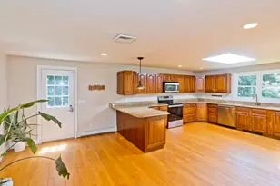 37 Cooper Rd, Northbridge, MA 01534 - Photo 6
