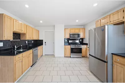 117 Quincy St #2, Quincy, MA 02169 - Photo 2
