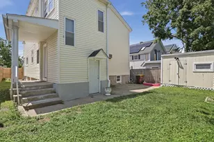 22 Sachem St, Fall River, MA 02724 - Photo 1