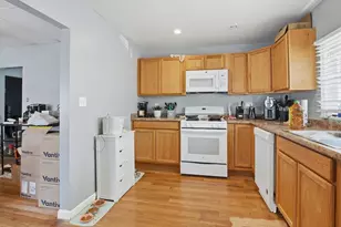 22 Sachem St, Fall River, MA 02724 - Photo 8