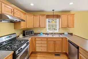 42 Castine St, Worcester, MA 01606 - Photo 12