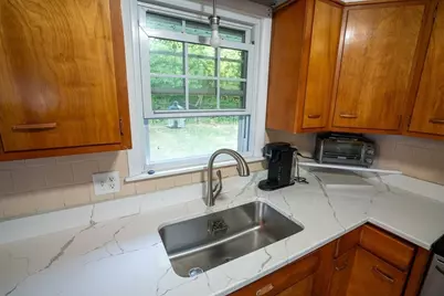 65 Harold St, Worcester, MA 01604 - Photo 8