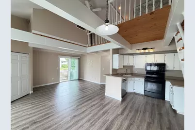 750 Whittenton St #422, Taunton, MA 02780 - Photo 10