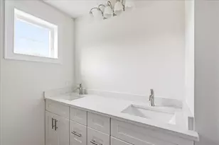 9 Jasmine Wy, Bridgewater, MA 02324 - Photo 12