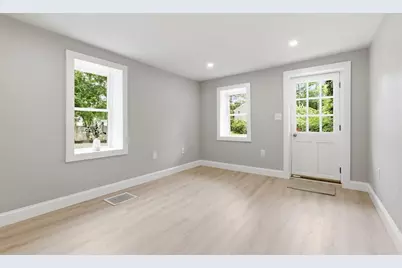 89 Milford St, Hanson, MA 02341 - Photo 8