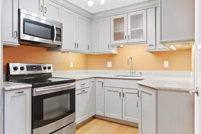 8 Riverside St #3-3, Watertown, MA 02472 - Photo 2