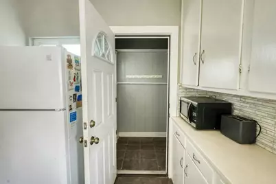 18 Grayson St, Boston, MA 02124 - Photo 8