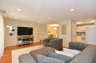 14 Bourbon St, Peabody, MA 01960 - Photo 2