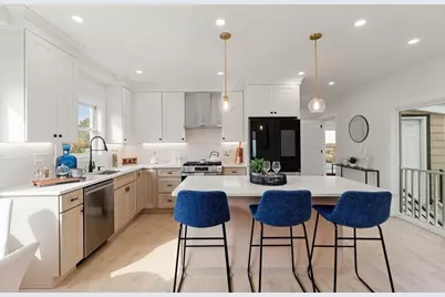 26 Central Avenue, Malden, MA 02148 - Photo 6