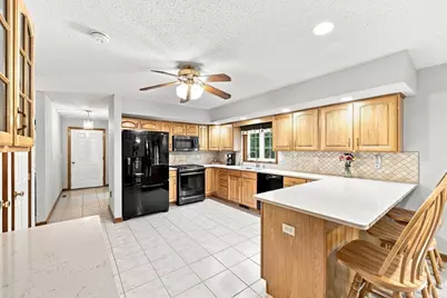 46 Jessica Pl, Agawam, MA 01030 - Photo 6