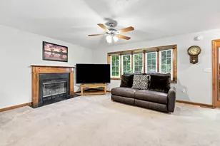 46 Jessica Pl, Agawam, MA 01030 - Photo 14