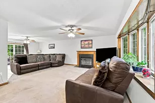 46 Jessica Pl, Agawam, MA 01030 - Photo 12