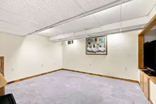 46 Jessica Pl, Agawam, MA 01030 - Photo 32