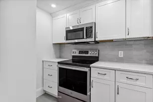 390 Commonweath Ave, Boston, MA 02215 - Photo 10