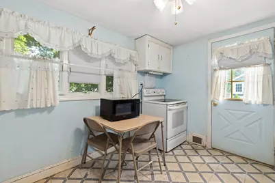 308 Pleasant St, Stoughton, MA 02072 - Photo 8