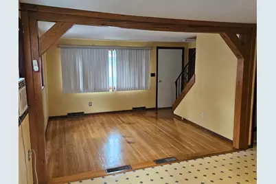 135 Crane St, Dedham, MA 02026 - Photo 4