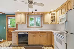 5 Hull Dr, Saugus, MA 01906 - Photo 8