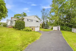 5 Hull Dr, Saugus, MA 01906 - Photo 34