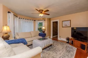 27 Elm St, Leominster, MA 01453 - Photo 8