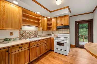 42 Harris St, Amherst, MA 01002 - Photo 14
