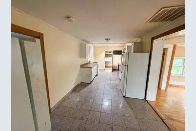 33 Avalon St, Revere, MA 02151 - Photo 4