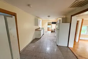 33 Avalon St, Revere, MA 02151 - Photo 4
