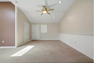 55 Chilmark St, Worcester, MA 01604 - Photo 32