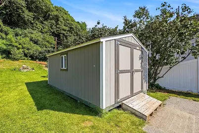 55 Chilmark St, Worcester, MA 01604 - Photo 8