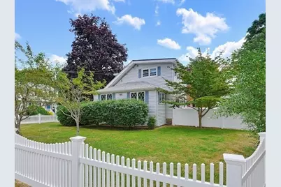 374 Plain St, Stoughton, MA 02072 - Photo 4