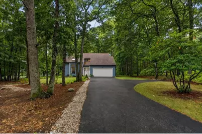 27 Walden Dr, Easton, MA 02334 - Photo 2