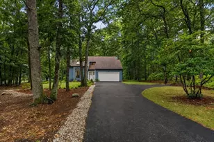 27 Walden Dr, Easton, MA 02334 - Photo 2