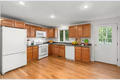 11 Brackett Road #A, Framingham, MA 01702 - Photo 8