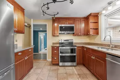 2 Stratton Dr, Hudson, MA 01749 - Photo 2