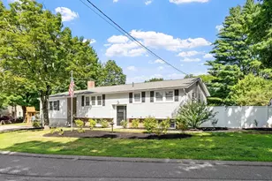 2 Stratton Dr, Hudson, MA 01749 - Photo 2