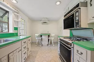 2 Glendower Rd, Melrose, MA 02176 - Photo 14