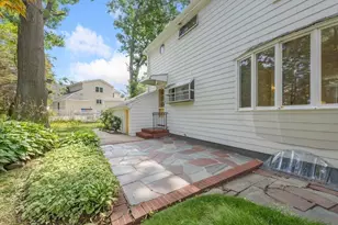 2 Glendower Rd, Melrose, MA 02176 - Photo 26