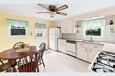 46 Fetherston Ave, Lowell, MA 01852 - Photo 8