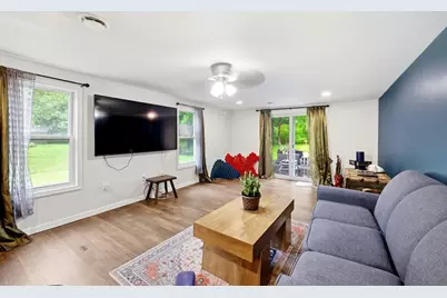 75 Greystone Ave, West Springfield, MA 01089 - Photo 12