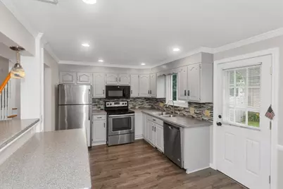89 Garvey Dr, Springfield, MA 01109 - Photo 12