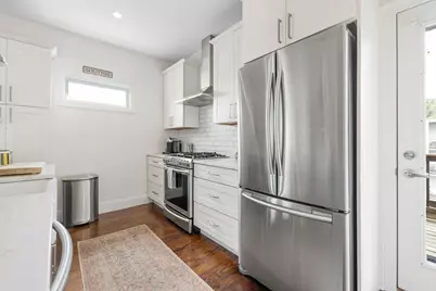 735 E 3rd St #3, Boston, MA 02127 - Photo 4