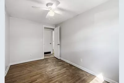 300 Newhouse St, Springfield, MA 01118 - Photo 16
