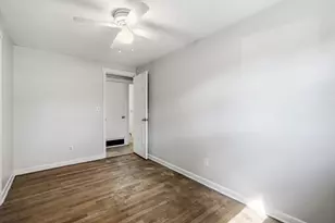 300 Newhouse St, Springfield, MA 01118 - Photo 16