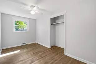300 Newhouse St, Springfield, MA 01118 - Photo 18