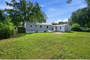 300 Newhouse St, Springfield, MA 01118 - Photo 2