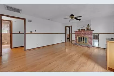 21 N Steele St, Worcester, MA 01607 - Photo 12