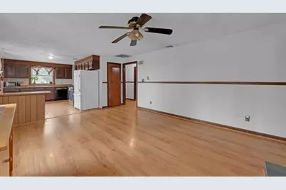 21 N Steele St, Worcester, MA 01607 - Photo 16