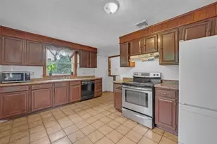 21 N Steele St, Worcester, MA 01607 - Photo 18