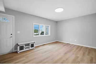 55 Fuller St, Chicopee, MA 01020 - Photo 24