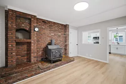 55 Fuller St, Chicopee, MA 01020 - Photo 14